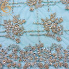 Ręcznie robiony haft z koralikami na zamówienie symetryczny wzór