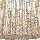 Suknia ślubna 3D Kwiatowy haft Koronkowa tkanina z ciężkimi koralikami